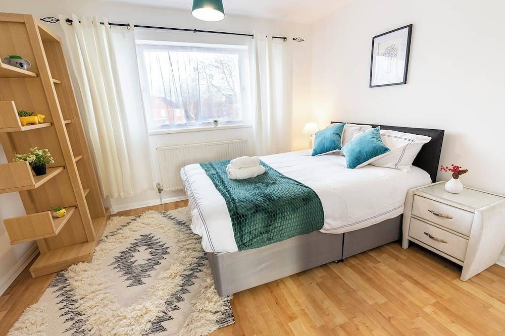 3 Bedroom house with free Private parking, Aylesbury, Dalston cl in Aylesbury, Buckinghamshire