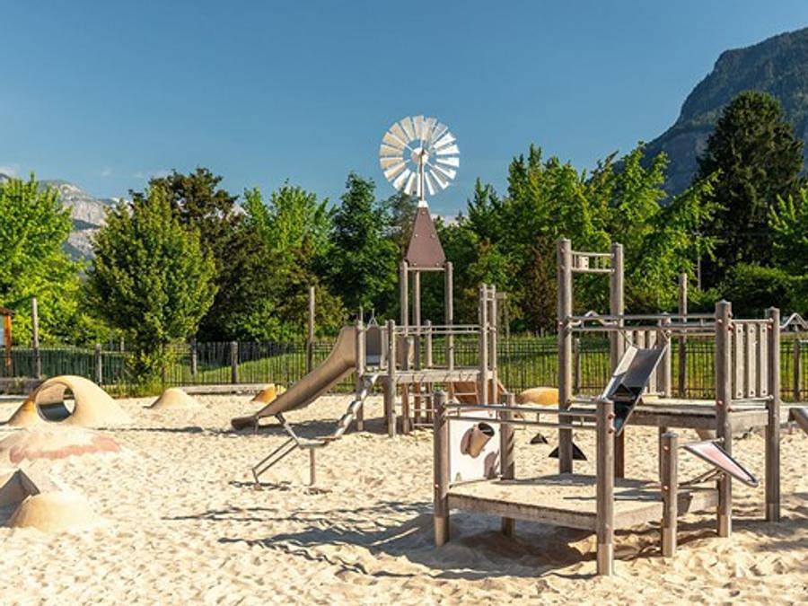 Flower Camping Les Iles - Mobilhome 6 personnes - Mobil Home Standard 28m² (3ch-6pers) + Tv + Terrasse - 7N in Passy, Pays du Mont-Blanc