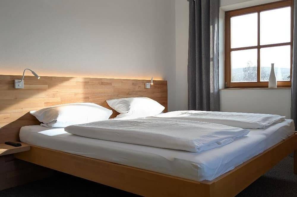 Ganze Wohnung, Gemütliche 50qm Ferienwohnung mit Balkon, kostenloses Parken und Wlan, Frühstücksbuffet, voll ausgestattete Küche in Nordheim am Main, Fränkisches Weinland