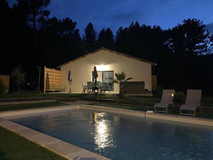 Location de vacances pour 4 personnes, avec jacuzzi ainsi que piscine et jardin à Pont-de-Labeaume - 3