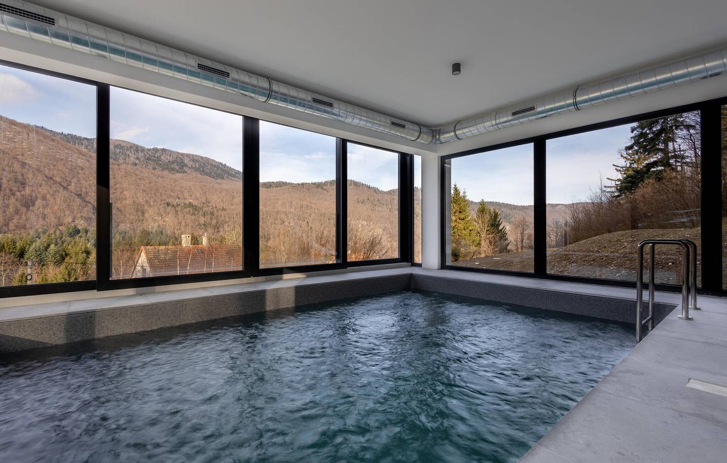 Moderne 2-Zimmer-Wohnung mit Pool und Terrasse in der Nähe des Stadtzentrums von Delnice in Delnice, Primorje-Gorski Kotar