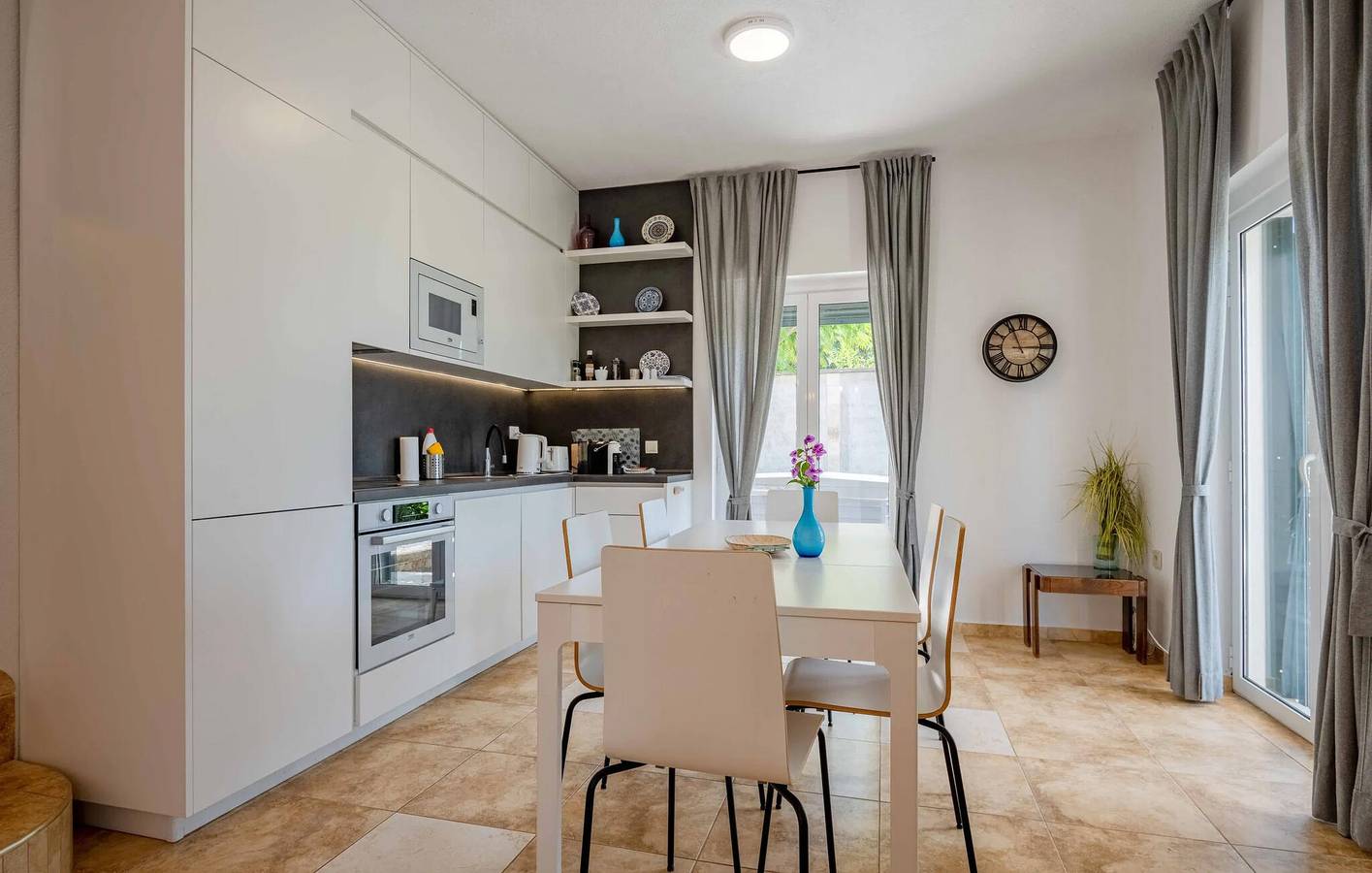 Appartement de vacances entier, Appartement de vacances pour 4 personnes avec terrasse in Municipalité de Kotor