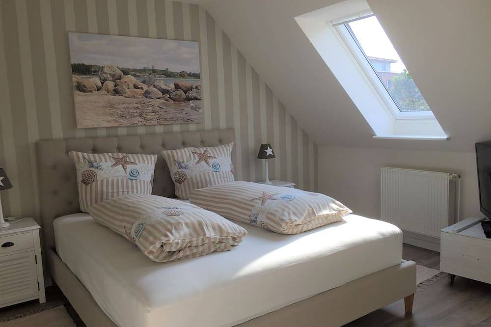 Ferienhaus mit 3 Sz, 2 Bädern, Garten, Terrasse, Kinderzimmer Haustierfreundlich in Scharbeutz, Ostholstein