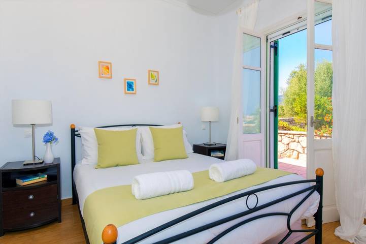Villa pour 4 personnes, avec terrasse ainsi que piscine et jardin à Ithaque - 3