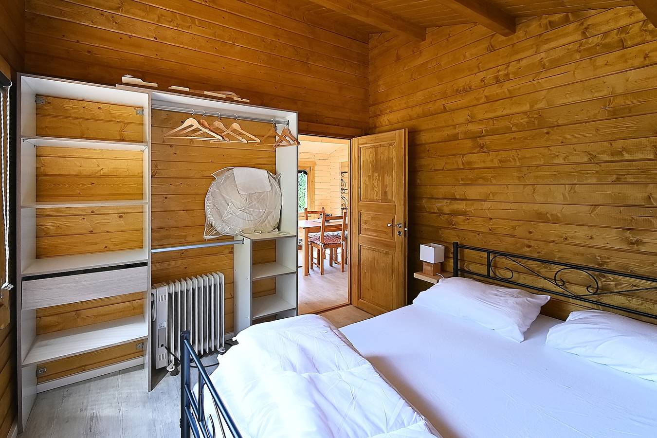 Le Chalet des Vignes - chalet 5p avec piscine in Chenac-Saint-Seurin-d'Uzet, Saintes region