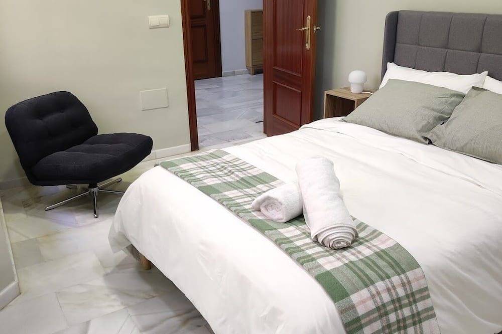 Entire apartment, Elegance and comfort in the heart of Malaga in Malaga Centro Historico, Malaga