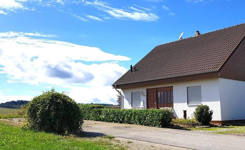 Ferienhaus für 7 Personen, mit Terrasse und Garten sowie Ausblick in Geierlay Hängeseilbrücke