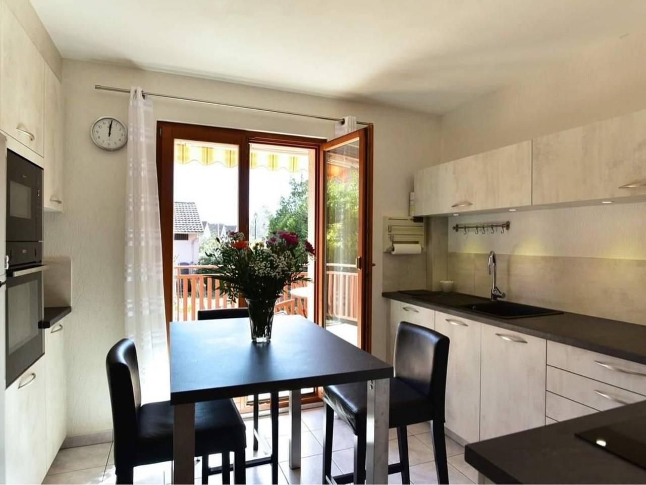 Charming house near Alsace vineyard, enclosed garden, sleeps 6 in Rouffach, Guebwiller region