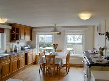 Log Cabin for 6 People in Swansea region, Photo 3