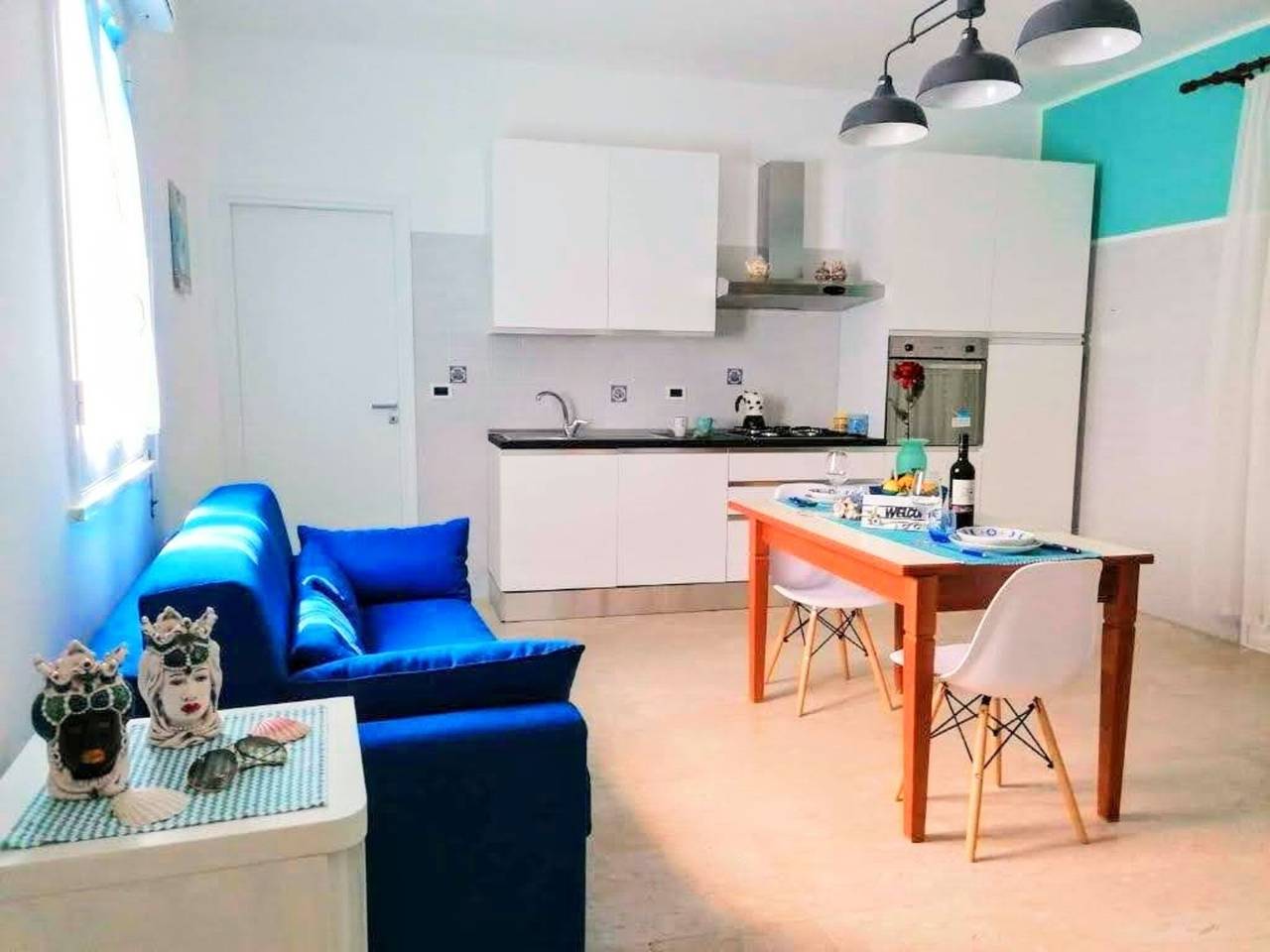 Appartement entier, Appartement 'Il Gabbiano' avec vue sur la mer, Wi-Fi et climatisation in Balestrate, Province de Palerme