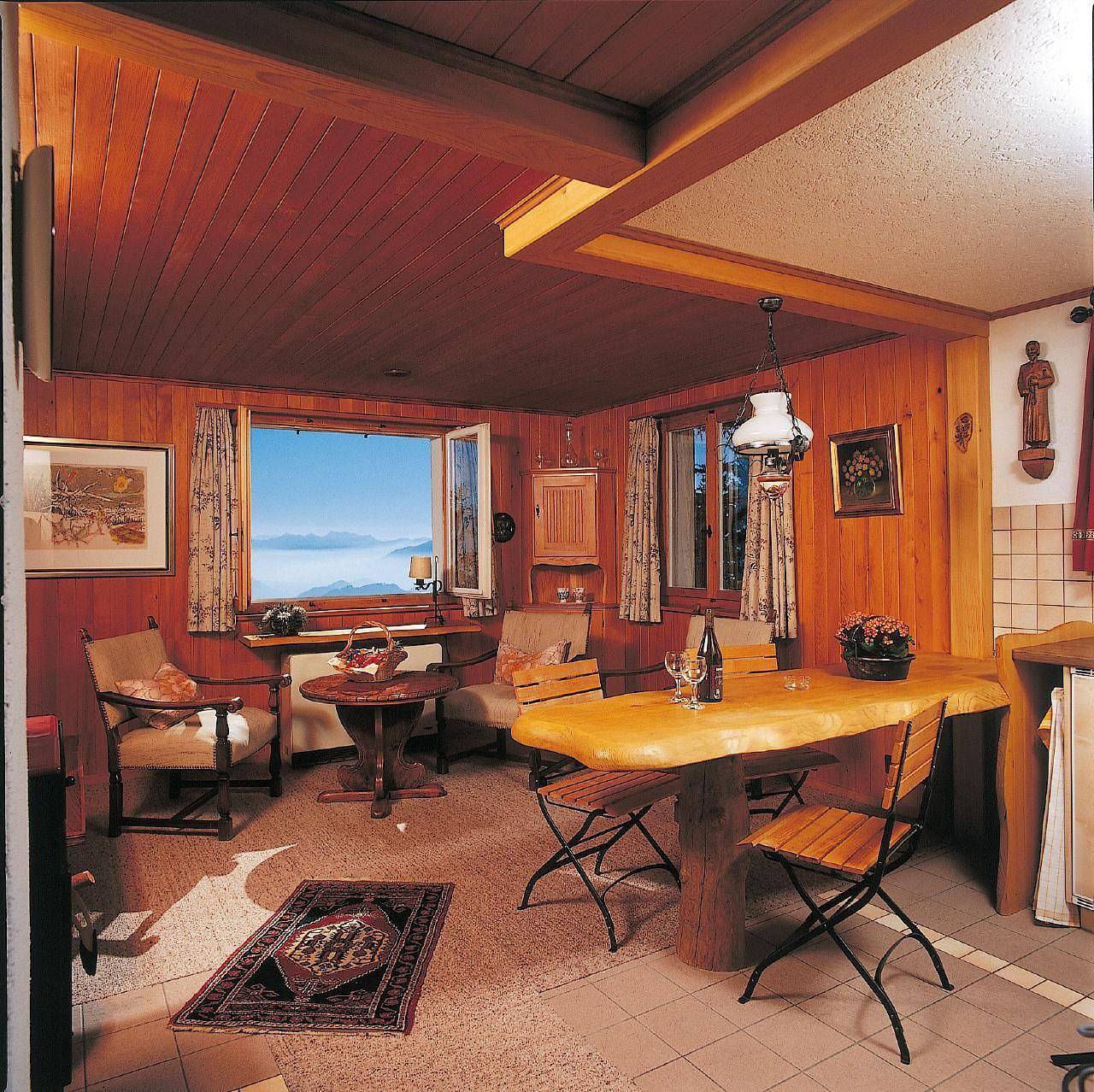 Ganze Ferienwohnung, Ferienchalet Rigirolle, 1. Etage mit Balkon in Vitznau, Vierwaldstättersee