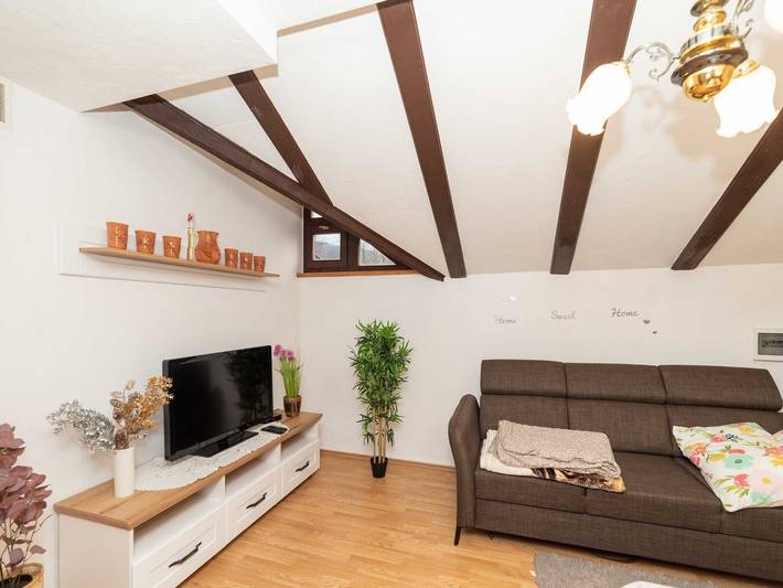 Ferienhaus für 6 Personen, mit Terrasse und Whirlpool sowie Garten