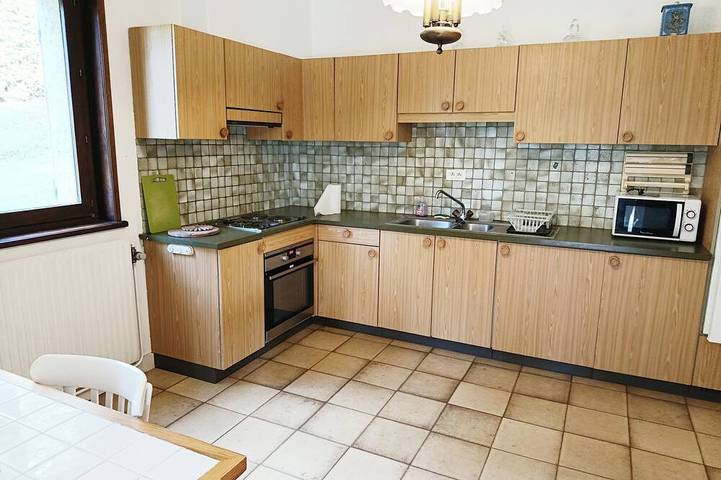 Entire apartment, Apartment with terrace. 15 minutes from the town center, in a quiet, green setting. in Le Chambon-sur-Lignon, Mézenc