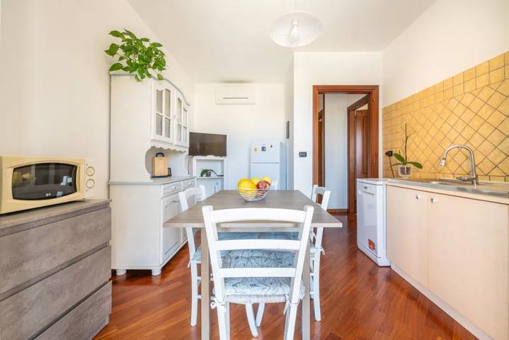 Gîte pour 4 personnes, avec vue ainsi que balcon/terrasse et vue sur l’océan, animaux acceptés à Porto Torres - 2