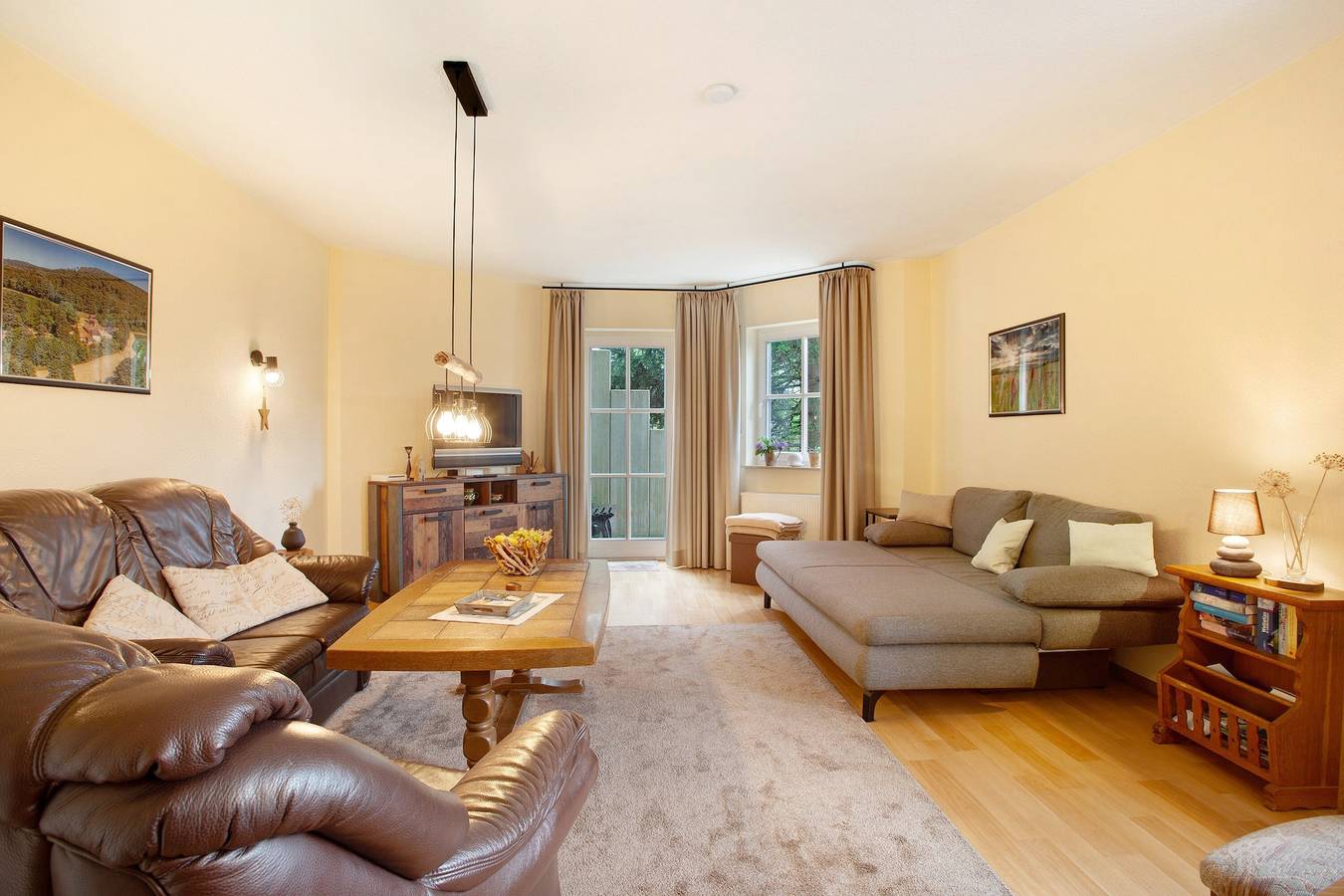 Ganze Wohnung, Ferienwohnung 'Hönneblick' mit privater Terrasse, privatem Garten und Wlan in Balve, Sorpesee