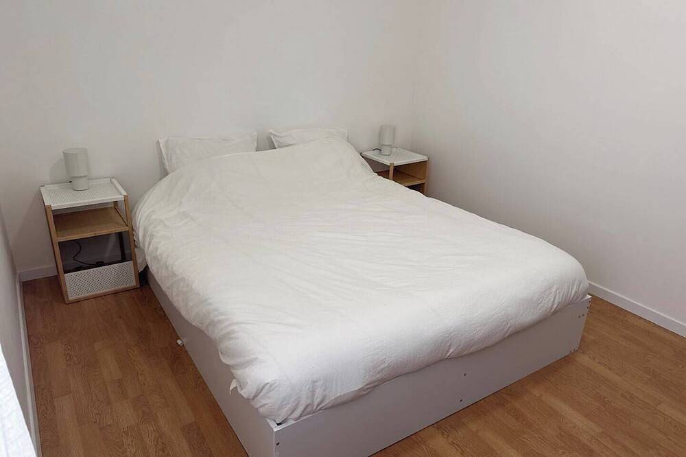 Appartement entier, À 5 minutes de la gare ! Appartement lumineux et spacieux in Romilly-sur-Seine, Aube