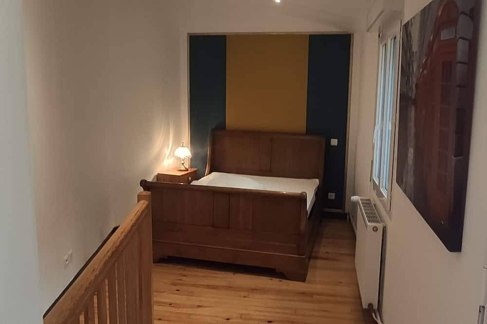 Entire apartment, Atypical apartment house in Annonay, Tournon-sur-Rhône region