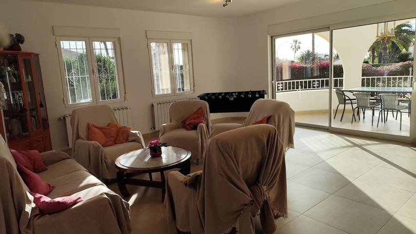 Villa Eva with private pool, AC & beach 1 km in El Campello, Costa Blanca