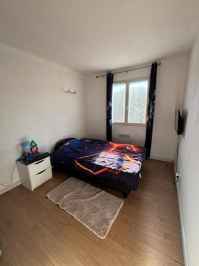 Location de vacances pour 6 personnes, avec Terrasse ainsi que Jardin et Piscine à Chénas - 4
