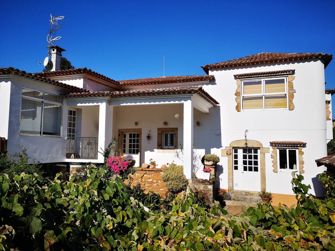Holiday Home 'Cottage' with Mountain View, Shared Pool and Wi-Fi in O Rosal, Pontevedra Province