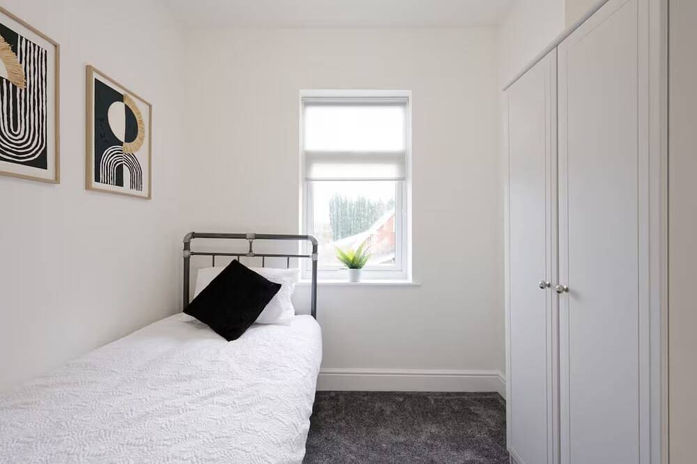 Contractors, Business, Leisure | Free Parking in Wigan, Greater Manchester