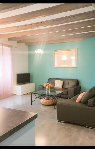 Gîte pour 6 personnes, avec terrasse et vue, animaux acceptés à Serrières-en-Chautagne