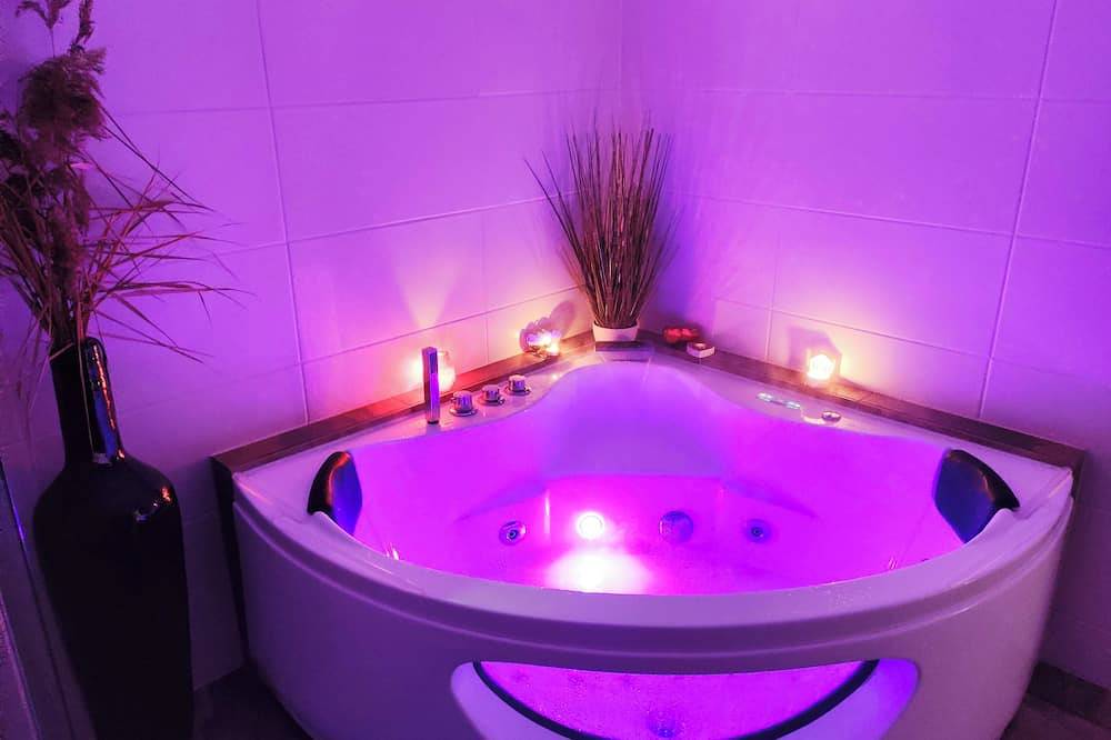 Ganze Wohnung, Wellness- Hottub & Sauna- Pet Friendly- Hiking in Keutschach am See, Klagenfurt-Villach