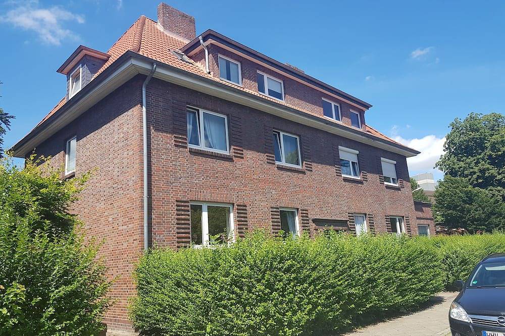 Ganze Wohnung, 064 Ferienwohnung Lindenstraße mit Kamin und 2 Schlafzimmern - 064 Linde in Wilhelmshaven, Südliche Nordseeküste