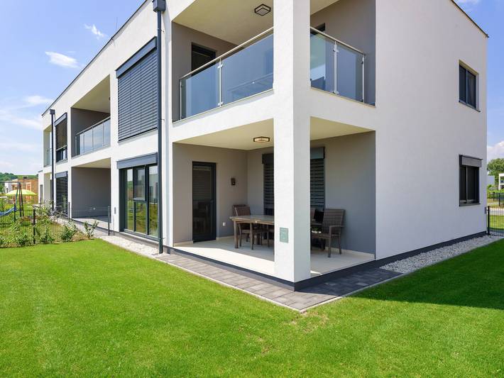 Ganze Wohnung, Apartment in Lutzmannsburg with Pool, Roof Terrace, Garden in Zsira, Győr-Moson-Sopron megye