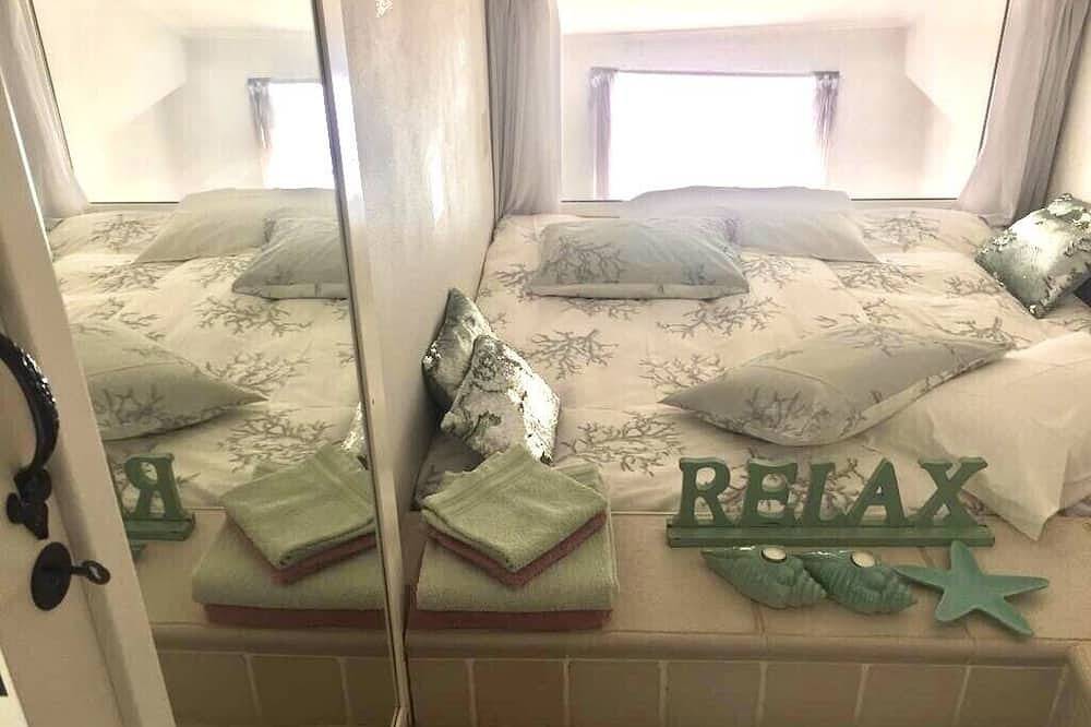 Vermar - Arrifana Beach in Arrifana, Aljezur