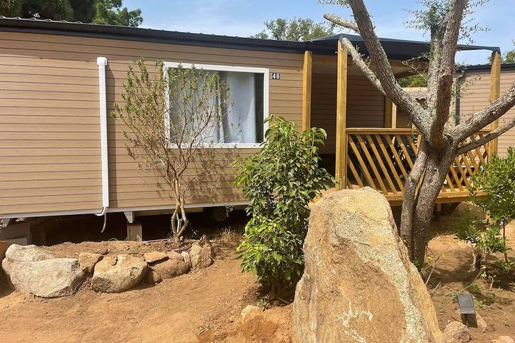 Bungalow pour 4 personnes, avec terrasse et piscine à Porto-Vecchio