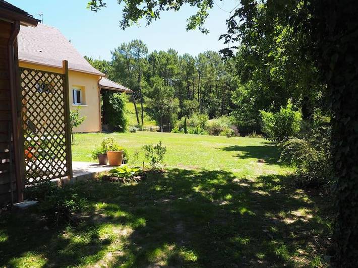 Location de vacances pour 3 personnes, avec Terrasse ainsi que Jardin et Vue dans Beaumontois en Périgord - 3