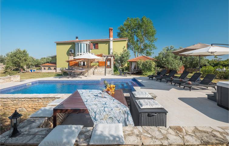 Gemütliche Ferienwohnung am Meer mit Pool und Terrasse in der Nähe von Galizana in Grad Vodnjan, Südküste Istrien