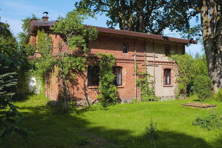 Ferienhaus für 8 Personen, mit Pool und Sauna in Sassin