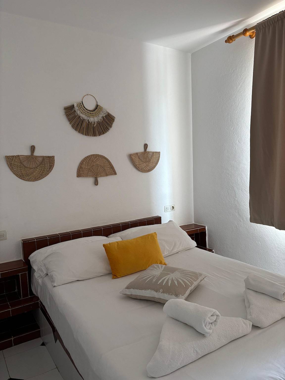 Apartamento en hotel 'Apartamento Doble' con piscina compartida in S'Arenal Petit, San Juan Bautista