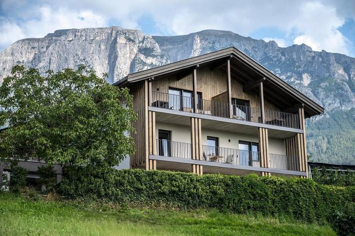 Ferienwohnung für 4 Personen, mit Balkon und Terrasse sowie Garten und Ausblick in Völs am Schlern - 3