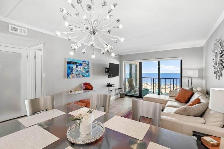 Ferienwohnung für 6 Personen, mit Pool und Balkon - 1