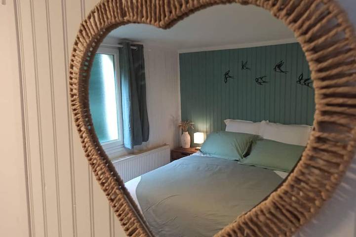 Gîte pour 4 personnes, avec sauna ainsi que jacuzzi et jardin