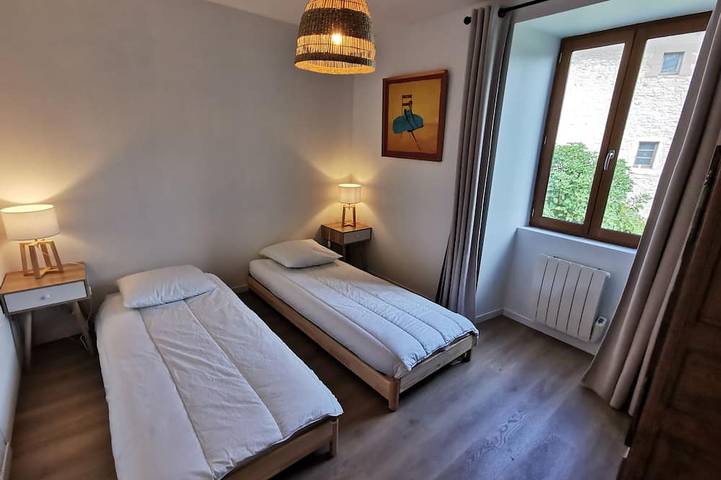 Location de vacances pour 6 personnes, avec jardin et terrasse à Salles-Courbatiès - 4