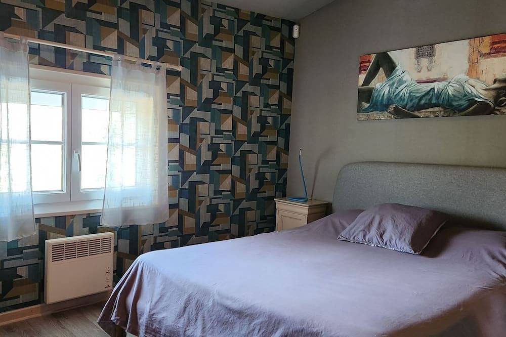 Villa avec piscine sans vis à vis en plein vignoble sur 2 hectares de terrain in La Roquebrussanne, Région de Brignoles