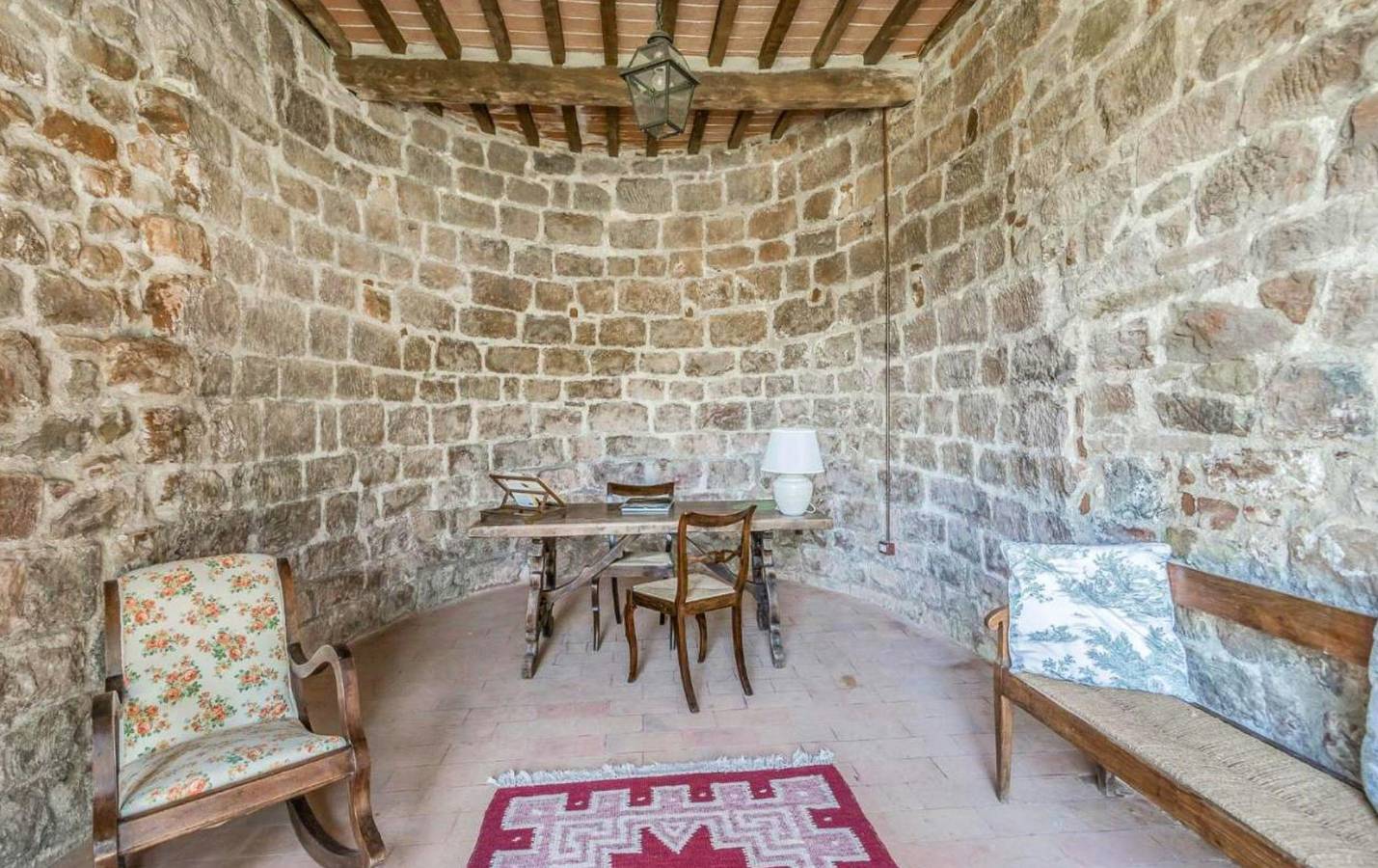 Villa en Umbría con piscina en 70 acres de naturaleza in Città di Castello, Valtiberina