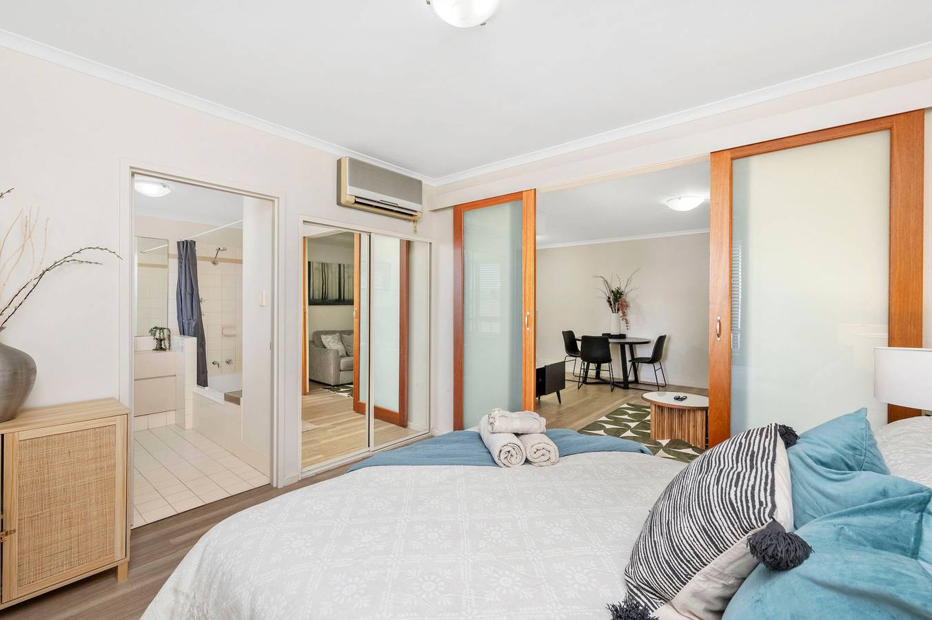 Entire apartment, Spacious 1Bdr | Fast Wi-Fi | Near Rac Arena in East Perth, Perth