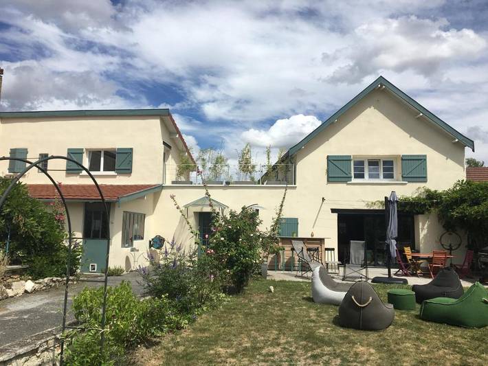 Gîte pour 3 personnes, avec piscine ainsi que jardin et vue à Hermonville