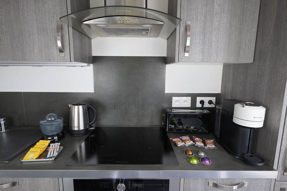Entire apartment, T2 40m2 Ollioules, la Nature, à 10 Mins des Plages in Ollioules, Toulon region