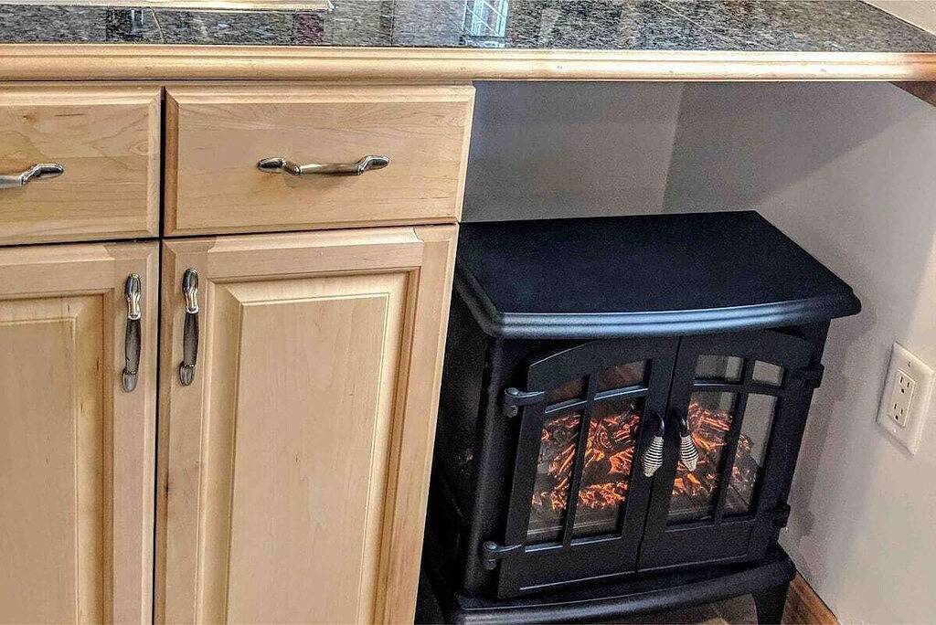 Ganze Wohnung, Stay in comfort and style! Encore Private Suite + Free parking! Close to Boston! in Everett (MA), Massachusetts