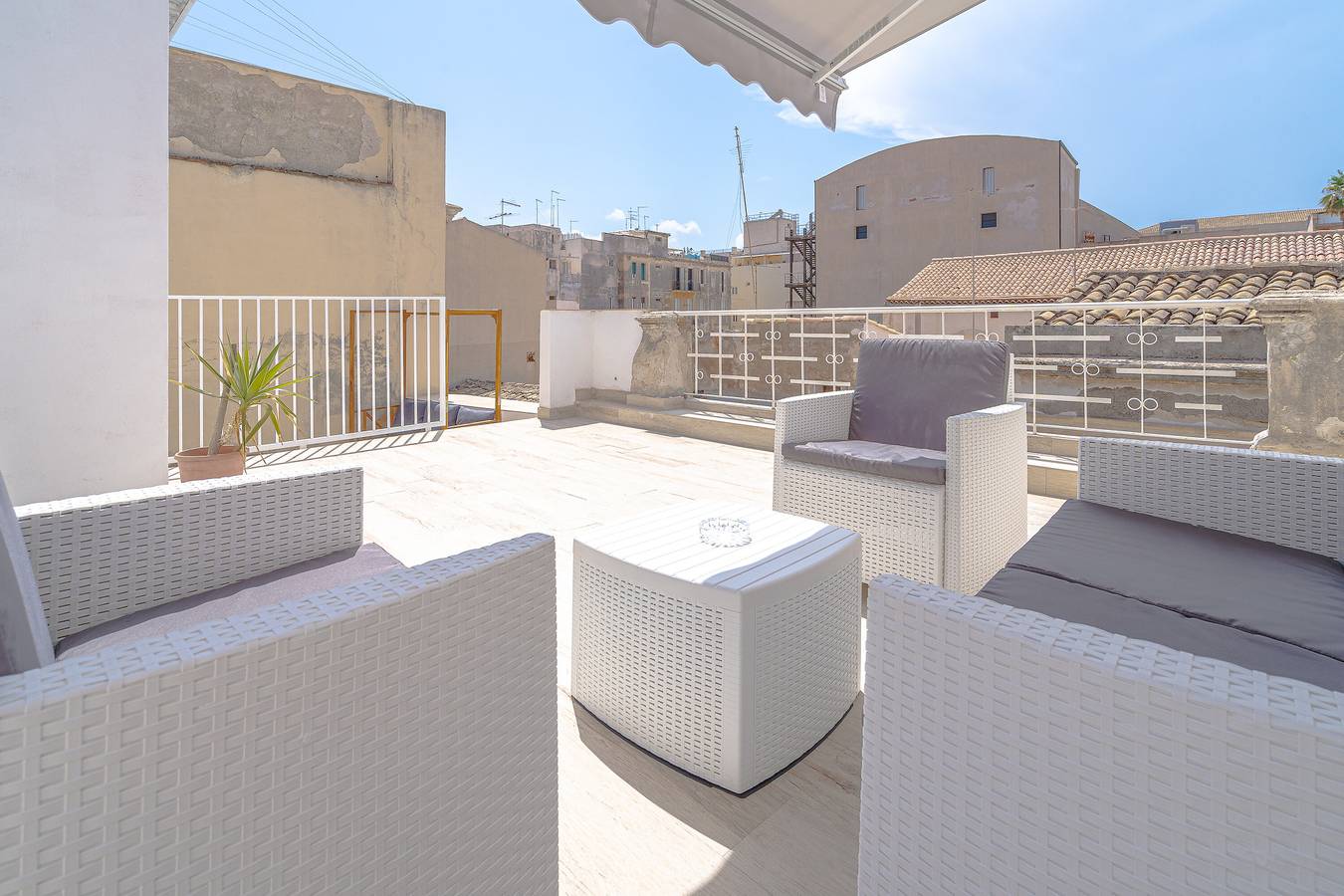 Appartamento intero, Appartamento 'La Rocca Del Gargallo In Ortigia' con terrazza privata, Wi-Fi e aria condizionata in Siracusa, Siracusa e dintorni