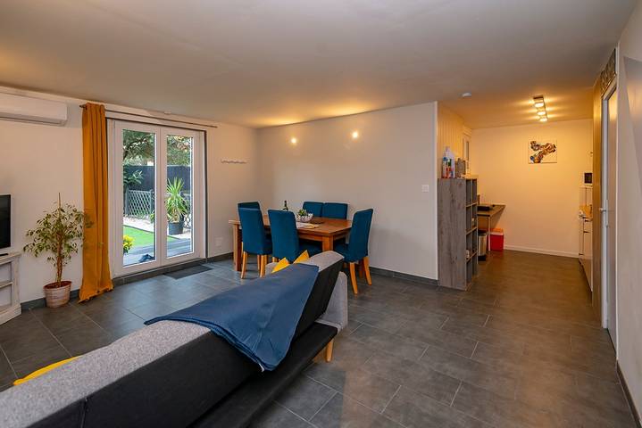 Gîte pour 6 personnes, avec piscine ainsi que terrasse et jardin, adapté aux familles à Laroque-des-Albères - 2