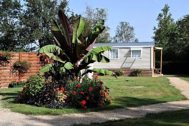 Mobil home - 2 slaapkamers 5 personen in Perrex, Bourg-en-Bresse en omgeving