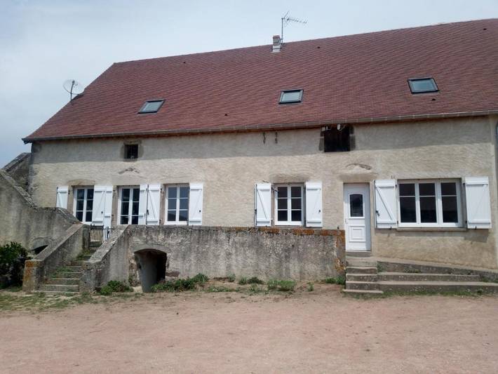 Gîte pour 6 personnes, avec vue ainsi que terrasse et jardin dans Marizy