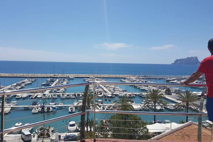 Villa for 4 people, with Balcony and Terrace as well as Garden and Pool in Moraira